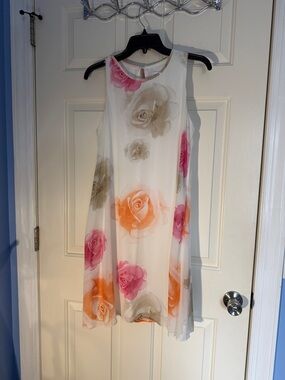 White Floral A-Line chiffon dress with Pink & Orange Roses